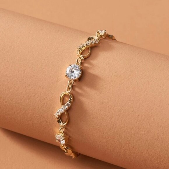 New Rhinestone Decor Bracelet - Picture 2 of 2